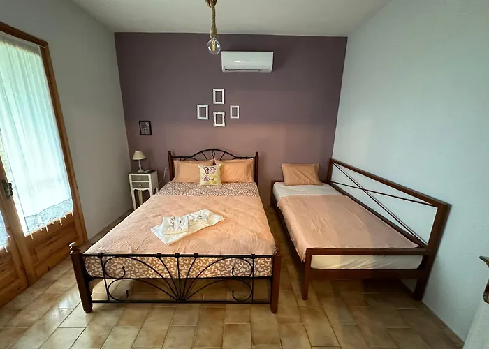 Villaralli Villa Vrasná
